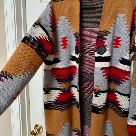 Keren Hart Aztec clasp sweater - Picture 9 of 12